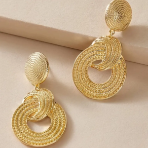 Bizhuteri Nura Collection për femra aksesorë elegant për femra Nura Bizhuteri moderne dhe stil Vathë dhe byzylykë elegant Koleksion bizhuterish Nura Collection