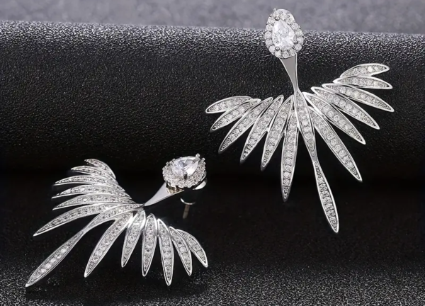 Vathë Elegantë Angel Wing për Femra – Stud Vintage me Gurë Rhinestone