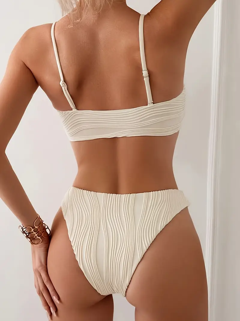 Rroba banjo Nura Collection Kostume banje për femra Rroba banjo moderne verore Rroba banjo stil dhe rehati Koleksion rroba banjo