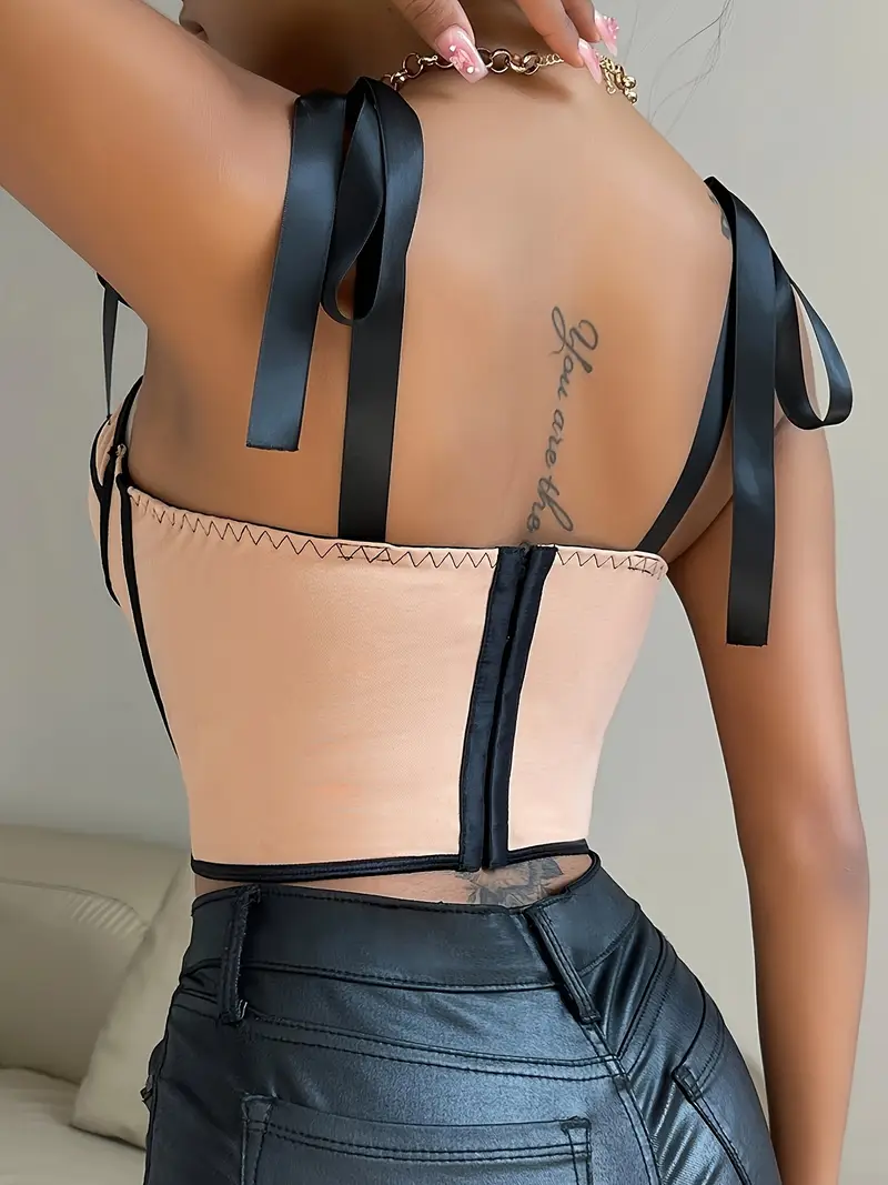 Crop tops Nura Collection Crop top modern për femra Crop tops trendy verore Crop tops stil dhe rehati Crop tops outfit casual