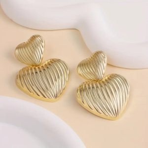Bizhuteri Nura Collection për femra aksesorë elegant për femra Nura Bizhuteri moderne dhe stil Vathë dhe byzylykë elegant Koleksion bizhuterish Nura Collection