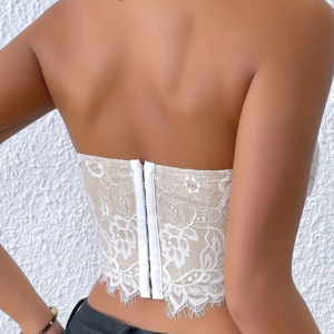 Crop tops Nura Collection Crop top modern për femra Crop tops trendy verore Crop tops stil dhe rehati Crop tops outfit casual