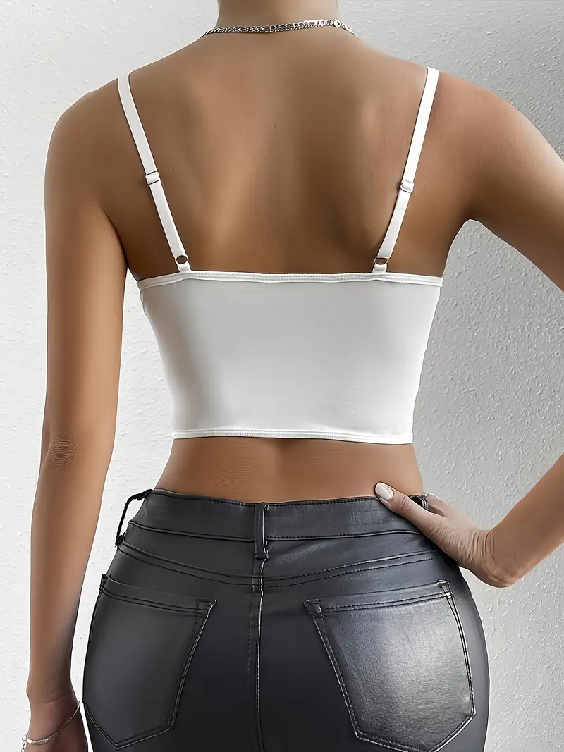 Crop tops Nura Collection Crop top modern për femra Crop tops trendy verore Crop tops stil dhe rehati Crop tops outfit casual