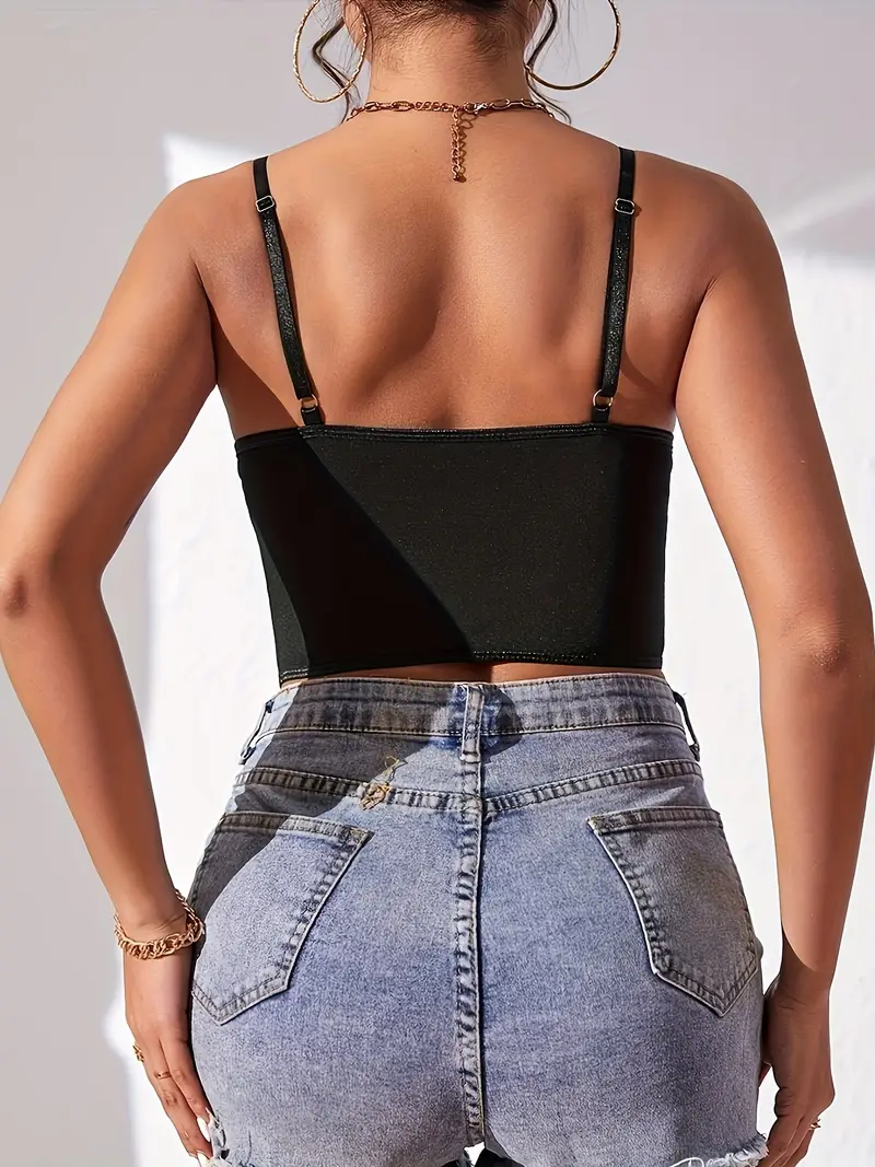 Crop tops Nura Collection Crop top modern për femra Crop tops trendy verore Crop tops stil dhe rehati Crop tops outfit casual
